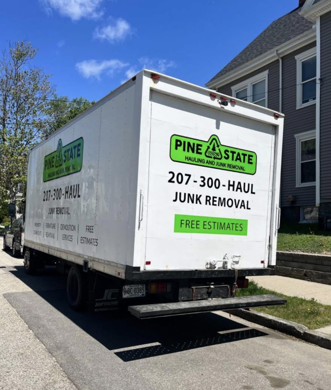 box-truck-rear-street_03564873